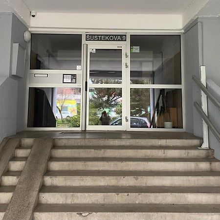 Welcome Beds Bratislava Bagian luar foto